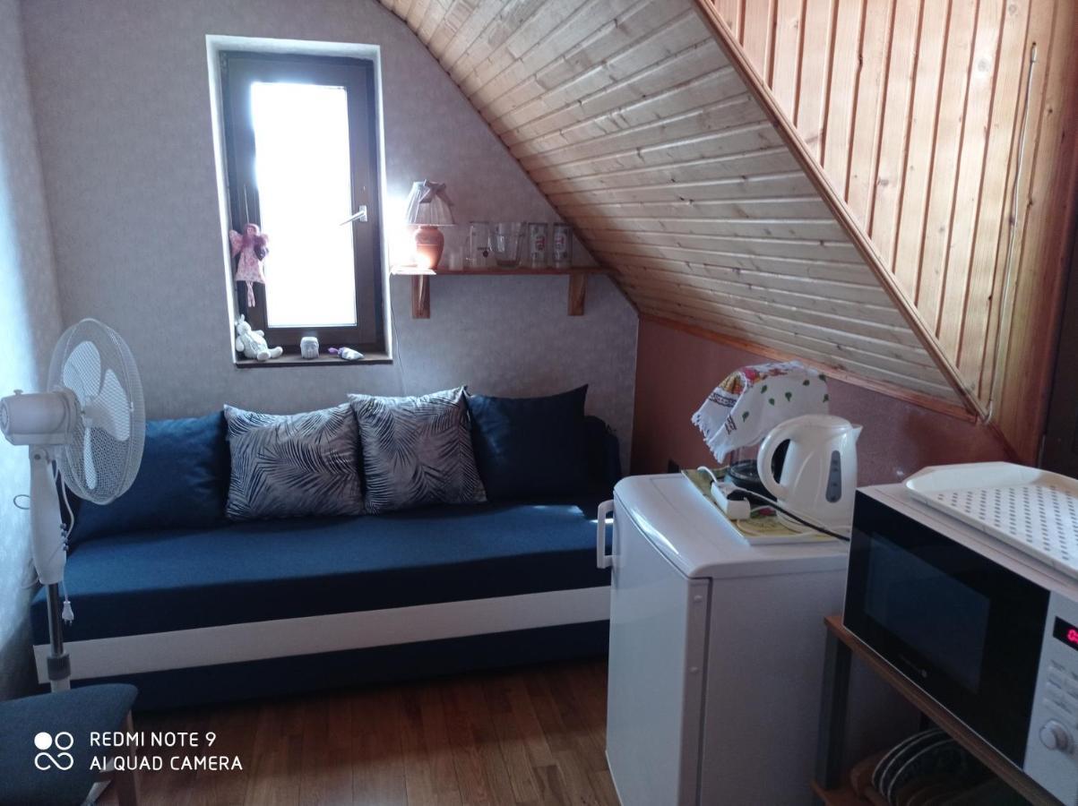 Toserdo Lakitelek Bagian luar foto